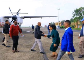 በርእሰ መሥተዳድር አረጋ ከበደ የተመራ የክልሉ መንግሥት ከፍተኛ የሥራ ኀላፊዎች ልዑክ ለሥራ ጉብኝት ጎንደር ከተማ ገባ።
