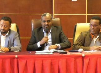 የክልሉ ከፍተኛ የሥራ ኀላፊዎች በወቅታዊ ጉዳዮች ላይ እየተወያዩ ነው።