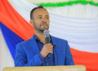 አረጋውያን ለሀገራቸው የከፈሉትን ውለታ የሚመጥን ድጋፍና እንክብካቤ ሊደረግላቸው እንደሚገባ የአዊ ብሔረሰብ አሥተዳደር አሳሰበ።