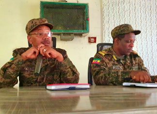 የመንግሥት ሠራተኞች ቀልጣፋ አገልግሎት በመስጠት እና ሰላም እንዲሰፍን ለሚደረገው የሕግ ማስከበር ጥረት ከመንግሥት ጎን እንደሚቆሙ አስታወቁ።