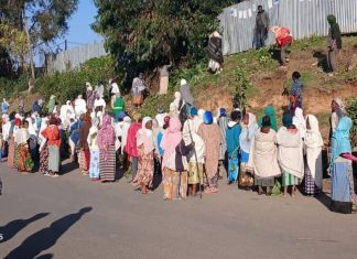 ራስን ከተለያዩ በሽታዎች ለመከላከል የአካባቢያቸውን ንጽህና እንደሚጠብቁ የደባርቅ ከተማ ነዋሪዎች ገለጹ፡፡