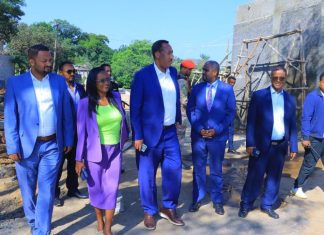 ከፍተኛ መሪዎች በባሕር ዳር ከተማ የልማት ሥራዎችን እየጎበኙ ነው።