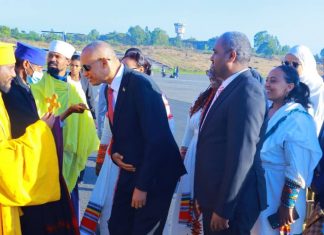 ክልላዊ የብሔር ብሔረሰቦች እና ሕዝቦች ቀን የማጠቃለያ ዝግጅት ላይ ለመታደም የተለያዩ የፌዴራል እና የክልል መሪዎች ጎንደር ከተማ ገቡ።