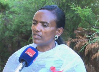 የኤች አይ ቪ ኤድስ ስርጭትን ለመግታት እየሠራ መኾኑን የደብረ ማርቆስ ከተማ አሥተዳደር ጤና መምሪያ አስታወቀ።