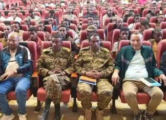 በምዕራብ ጎጃም ዞን ፍኖተ ሰላም ቀጣና የሰላም አስከባሪ እና የሚሊሻ አባላት ሥልጠና እየተሰጠ ነው።