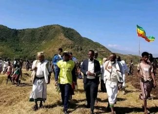 የትራንስፖርትና ሎጂስቲክስ ሚኒስትር ዓለሙ ስሜ (ዶ.ር) በአማራ ክልል ኦሮሞ ብሄረሰብ አሥተዳደር የበጋ ስንዴ ዘር አስጀመሩ።