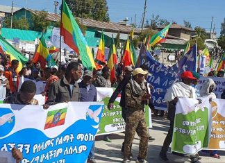ለክልሉ የሚያስፈልገው ጦርነት ሳይኾን ሰላም እንደኾነ የደብረ ብርሃን ከተማ ነዋሪዎች ባካሄዱት ሰላማዊ ሰልፍ ገለጹ።