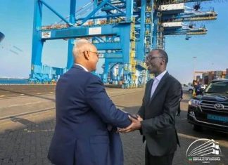 በውጭ ጉዳይ ሚኒስትር የተመራ የኢትዮጵያ ልዑክ በዶራሌ ሁለገብ ወደብ ተገኝቶ የ2017/18 የአፈር ማዳበሪያ ኦፕሬሽን ውይይት አደረገ።