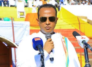የጎንደር ነዋሪዎች ለሰላም ልዩ ትኩረት እንዲሰጡ የከተማዋ ተቀዳሚ ምክትል ከንቲባ ጠየቁ።