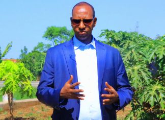 “የልማት ሥራዎች ውጤታማ ኾነው እንዲቀጥሉ ድጋፋችንን እንቀጥላለን” አደም ፋራህ