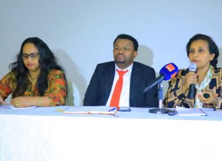 ተፈናቃዮች ወደቀያቸው ተመልሰው ሰላማዊ ኑሮ እንዲመሩ ለማድረግ መንግሥት ቁርጠኛ መኾኑ ተገለጸ፡፡