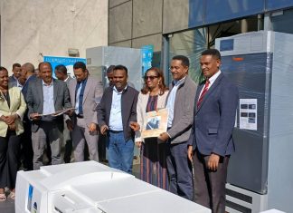 የኢትዮጵያ የኅብረተሰብ ጤና ኢንስቲትዩት ለክልሎች የሕክምና ቁሳቁስ ድጋፍ አደረገ።