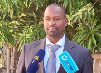 በከተሞች በስፋት የሚስተዋለውን ሥራ አጥነት ለመቀነስ እየተሠራ መኾኑን የሥራ እና ሥልጠና ሚኒስቴር አስታወቀ።
