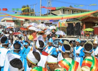 በደሴ ከተማ ታቦታት ወደ ባሕረ ጥምቀት እየወረዱ ነው።