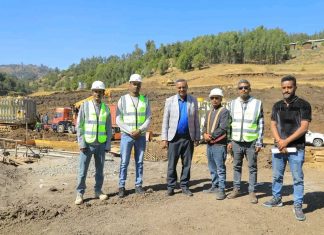 በደሴ ከተማ የሚገኙ የንግዱ ማኅበረሰብ አባላት በከተማዋ እየተሠሩ የሚገኙ የልማት ሥራዎችን እንደሚደግፉ ገለጹ።