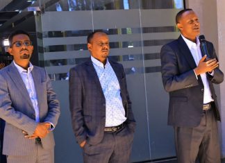 ለከተማዋ ሰላም እና ልማት የበኩላቸውን እንደሚወጡ የባሕርዳር ከተማ ባለሀብቶች እና ነጋዴዎች ተናገሩ።