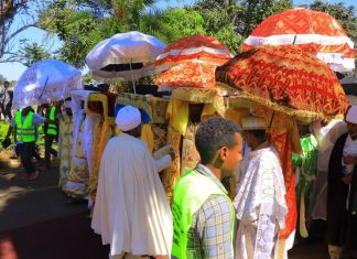 በባሕርዳር ታቦታት ወደ ጥምቀተ ባሕር እየወረዱ ነው።