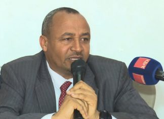 በኢንቨስትመንት ዘርፍ የተሰማሩ ባለሃብቶች የሚያጋጥማቸውን ችግር ለመፍታት እንደሚሠራ የደብረ ማርቆስ ከተማ አሥተዳደር ገለጸ።