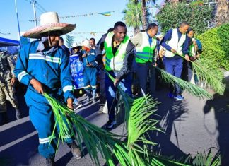 የባለዘንባባዋ ከተማ ልጆች ጎዳናዎችን በማጽዳት ለከተራ እና ጥምቀት በዓል እያዘጋጁ ነው።