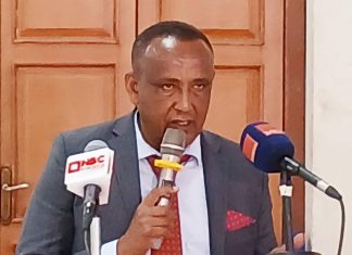 የደቡብ ጎንደር ዞን እና የደብረ ታቦር ከተማ ተወላጅ ባለሀብቶች በአካባቢያቸው የሰላም እና የልማት ሥራዎች ተሳትፎ እንዲያደርጉ ተጠየቀ።