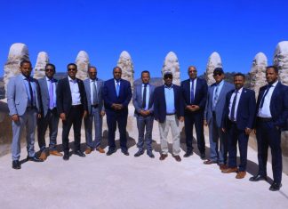 የትምህርት ሚኒስትሩ ፕሮፌሰር ብርሃኑ ነጋ የጎንደር አብያተ መንግሥታት እድሳትን ጎበኙ።