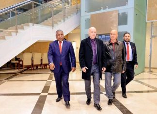 የአልጄሪያ ብሔራዊ ነፃነት ፓርቲ ዋና ጸሐፊ ፕሮፌሰር አብደልከሪም ቤን መባረክ አዲስ አበባ ገቡ።