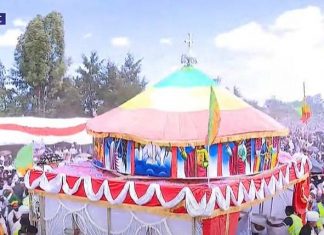 የቅዱስ መርቆርዮስ ታቦት ወደ መንበሩ እየተመለሰ ነው።