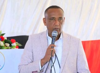 ” በቀጣይ የትኩረት አቅጣጫዎች ላይ የተሟላ ግንዛቤ በመያዝ ለሕዝብ ተጠቃሚነት መሥራት ይገባል” የደብረታቦር ከተማ ከንቲባ ደሴ መኮንን