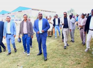 የአማራ ክልል ከፍተኛ የመንግሥት የሥራ ኀላፊዎች በሰሜን ወሎ ዞን ጋሸና ከተማ አሥተዳደር የተሠሩ ፋብሪካዎችን እየጎበኙ ነው።