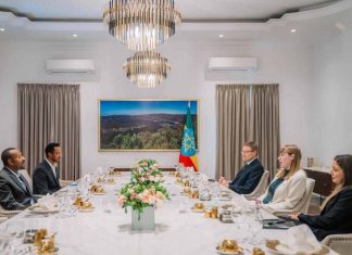 “ዛሬ ከእንግሊዝ ምክትል ጠቅላይ ሚኒስትር አንጄላ ሬይነር ጋር በዋና ዋና የሁለትዮሽ እና የባለብዙ ወገን ጉዳዮች ላይ ውጤታማ ውይይት አድርጌያለሁ።