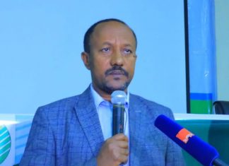 መሪዎች እና ሕዝቡ በቅንጅት በመሥራታቸው የልማት ጥያቄዎች ምላሽ ማግኘት እንደቻሉ የደብረብርሃን ከተማ ነዋሪዎች ተናገሩ።