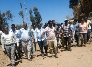ከፍተኛ መሪዎች በባቲ ከተማ የልማት ፕሮጀክቶችን እየጎበኙ ነው።