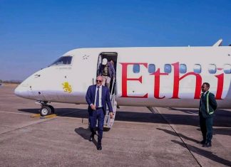 ምክትል ጠቅላይ ሚኒስትር ተመስገን ጥሩነህ የልማት ሥራዎችን ለመጎብኘት ባሕርዳር ገቡ።