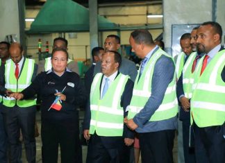 ፕሬዚዳንት ታዬ አጽቀ ሥላሴ ሆራይዘን አዲስ ጎማ ማኑፋክቸሪንግን ጎበኙ።