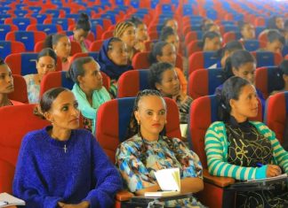 በአዊ ብሔረሰብ አሥተዳደር ለሚገኙ ሴት መሪዎች የአቅም ማጎልበቻ ሥልጠና እየተሰጠ ነው።