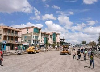 የእስቴ – ስማዳ አስፋልት መንገድ ግንባታን ለማጠናቀቅ እየተሠራ ነው።