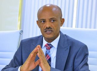 ርእሰ መሥተዳደር አረጋ ከበደ ከሀገራዊ ምክክር ኮሚሽን ኮሚሽነሮች ጋር ተወያዩ።