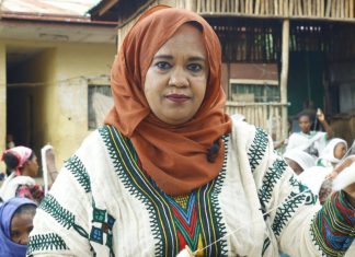 በእደ ጥበብ ሥራ ተጠቃሚ መኾናቸውን በጎንደር ከተማ በሴፍትኔት መርሐ ግብር ታግዘው ወደ ሥራ የገቡ ተጠቃሚ ሴቶች ገለጹ።