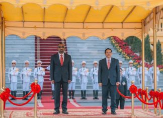 የቬትናም ጠቅላይ ሚኒስትር ፋም ሚን ቺን በቤተ መንግሥታቸው ለጠቅላይ ሚኒስትር ዐቢይ አሕመድ ይፋዊ የአቀባበል ሥነ-ሥርዓት አድርገዋል።