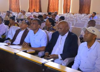 የመንግሥት ሠራተኛው ዶሮ በማርባት ኑሮውን እንዲደጉም እየተሠራ ነው።