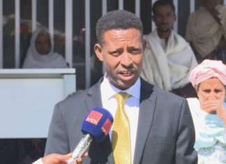 የኢትዮጵያ ንግድ ባንክ በዝቅተኛ ገቢ ለሚኖሩ የኅብረተሰብ ክፍሎች ድጋፍ አደረገ።