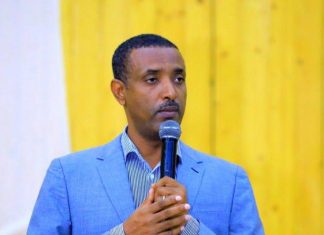 የአማራ ክልል ትምህርት ቢሮ ከጎንደር ቀጣና ባለድርሻ አካላት ጋር የሥራ አፈጻጸሙን እየገመገመ ነው።