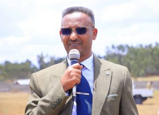 በደቡብ ጎንደር ዞን ከተለያዩ ወረዳዎች መከላከያ ሠራዊትን ለመቀላቀል የተመለመሉ ወጣቶች ሽኝት ተደረገላቸው።