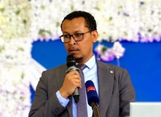 “የከፍተኛ ትምህርት ተቋማት የማኅበረሰቡን የሕይዎት በሚያሻሽሉ ጉዳዮች ላይ በትኩረት ሊሠሩ ይገባል” ርእሰ መሥተዳድር አረጋ ከበደ