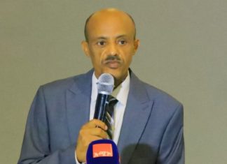 “የታጠቁ ኃይሎች ወደ ሰላማዊ ኑሮ ተመልሰው የልማት አቅም እንዲኾኑ የክልሉ መንግሥት ድጋፋን አጠናክሮ ይቀጥላል” ርእሰ መሥተዳድር አረጋ ከበደ