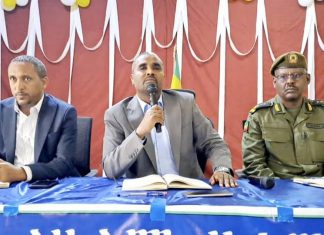 ከፍተኛ መሪዎች በወገልጤና ከተማ ከነዋሪዎች ጋር እየተወያዩ ነው።