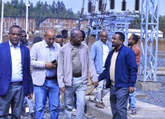 ከፍተኛ የሥራ ኀላፊዎች በደብረ ታቦር ከተማ የሚገኙ የልማት ሥራዎችን ጎበኙ።