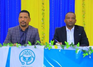 የጤና ባለሙያዎችን ጥያቄዎች ለመመለስ እየሠራ መኾኑን የማዕከላዊ ጎንደር ዞን አሥተዳደር አስታወቀ።