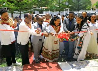 በ185 ሚሊየን ብር ወጪ በአርቲስት እንየ ታከለ የተገነባው የባህል ምሽት ቤት ተመረቀ።