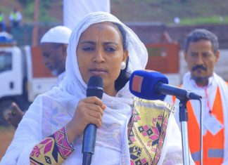 1 ሺህ 446ኛው የዒድ ዓል-አድሃ (አረፋ) በዓል በጎንደር ከተማ እየተከበረ ነው።